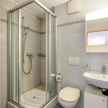 Cook P5-3 By Interhome